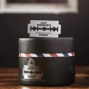 Navajas Hair Monkey profesionales para barberos, ideales para afeitado y delineado de precisión.